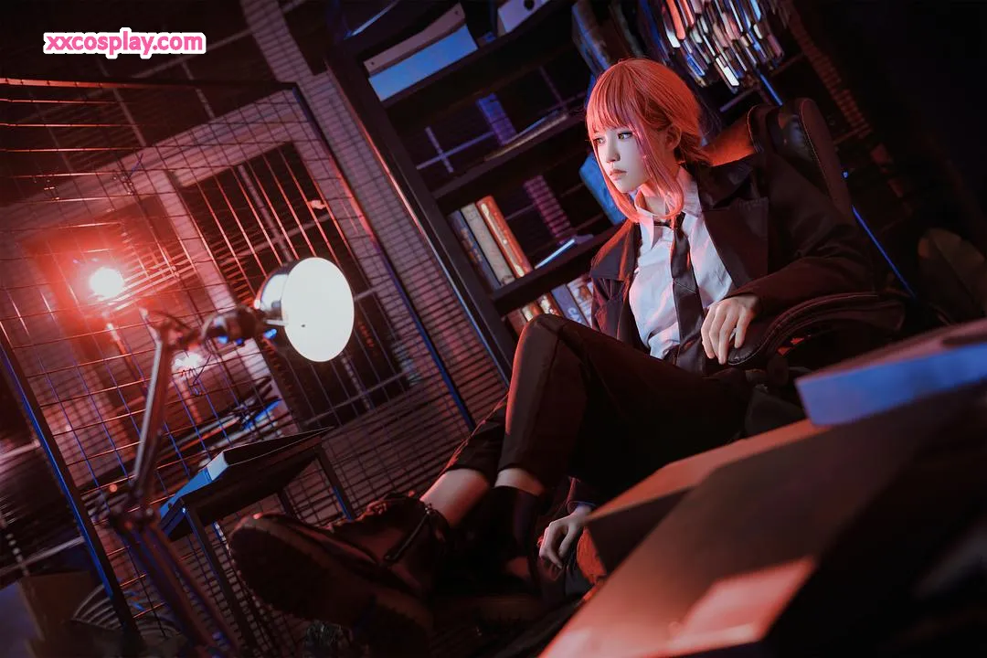 Sakuranyao's Seductive Bare Feet